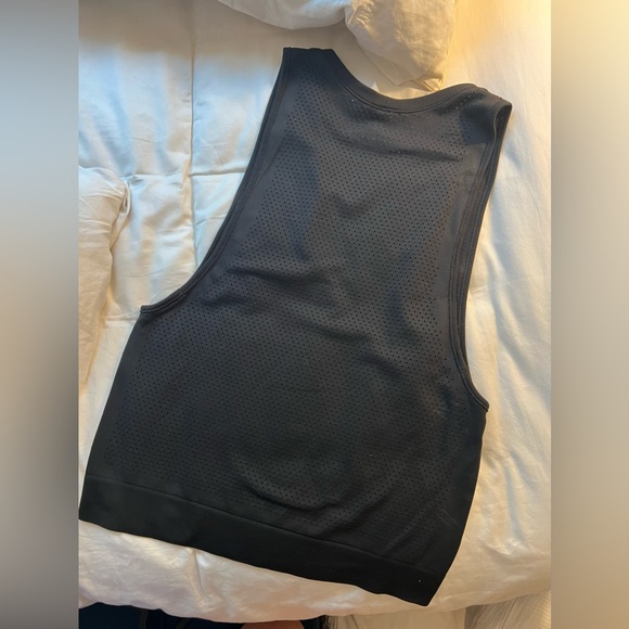 Lululemon top - Picture 2 of 3